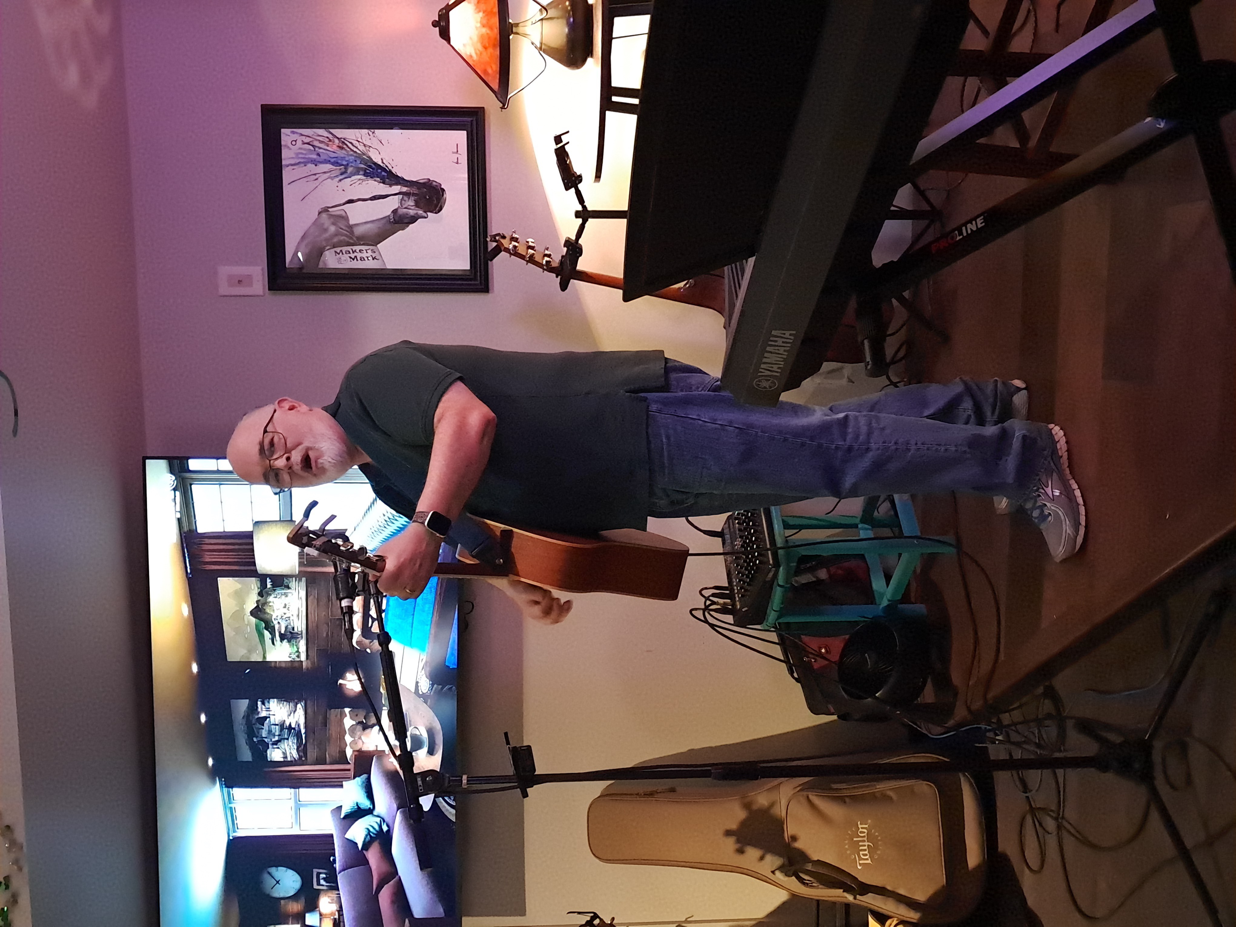 Bill Barnett performing at an indoor open mic